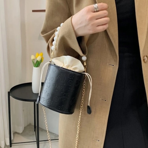 NEW INVENTORY 🌻Faux Pearl Decor Drawstring Bucket Bag🌻 - Picture 3 of 8